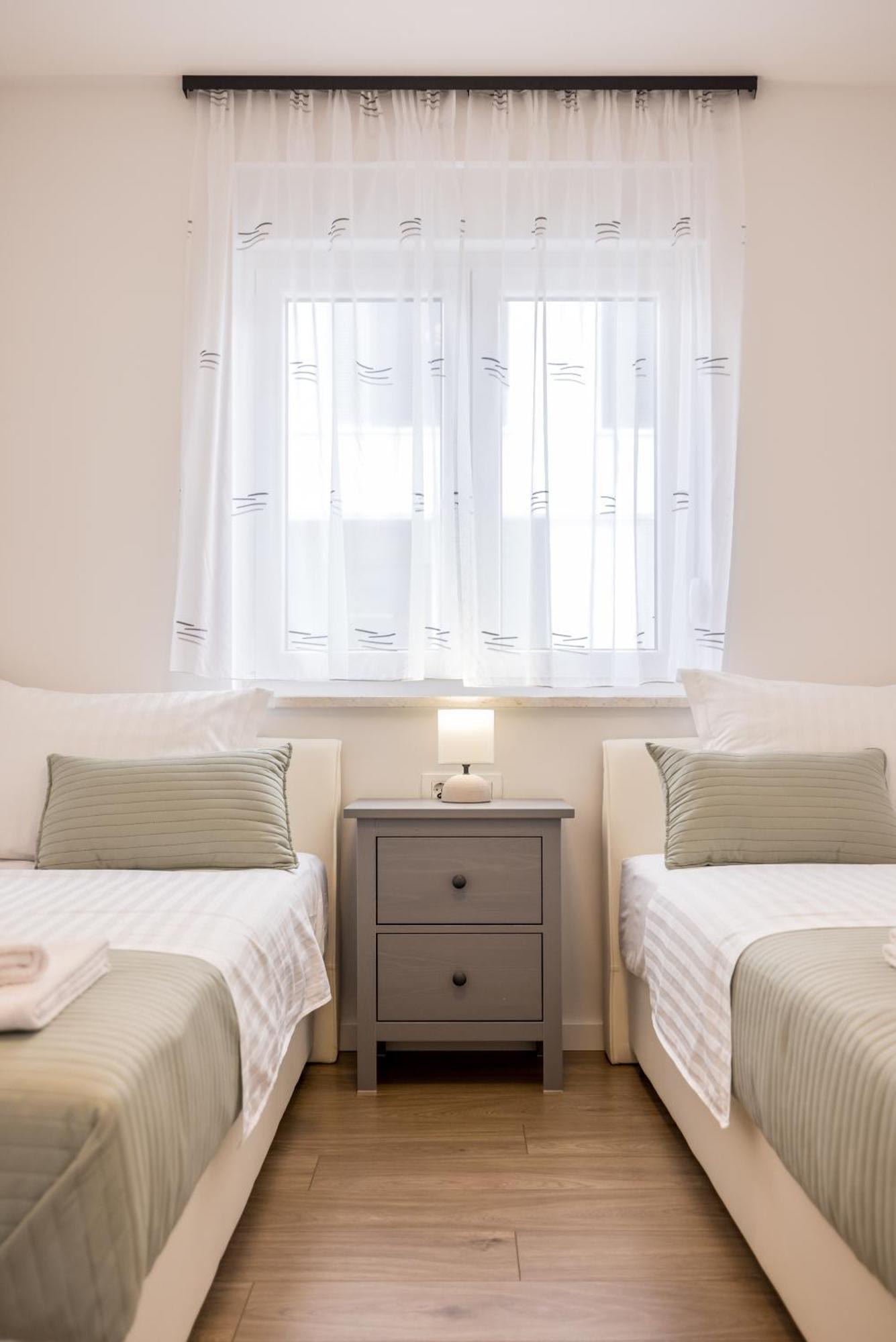 Adriatic Nest, Cozy And Modern Two Bedroom Apartment Kastela Ngoại thất bức ảnh